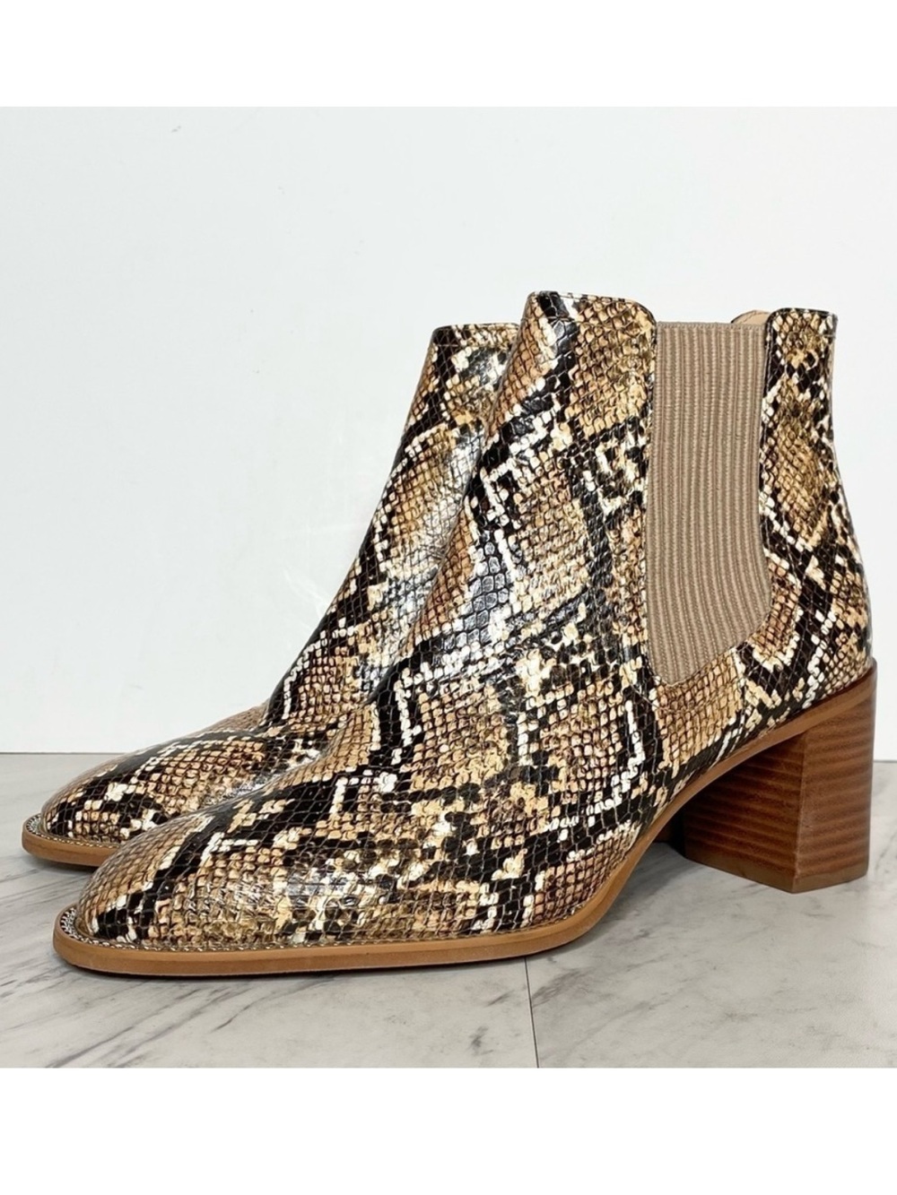 New! Vince Camuto Jentilliy Chelsea Bootie